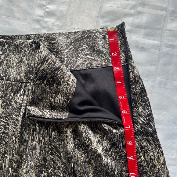 Club Monaco Silk Abstract Print Mini Skirt - Picture 10 of 12